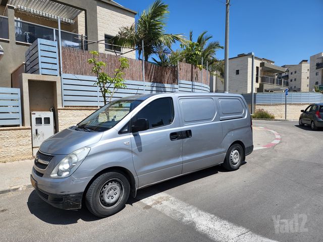 יונדאי H-1 / i800