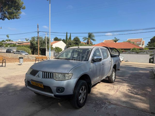 מודעת רכב מיצובישי טרייטון / L200