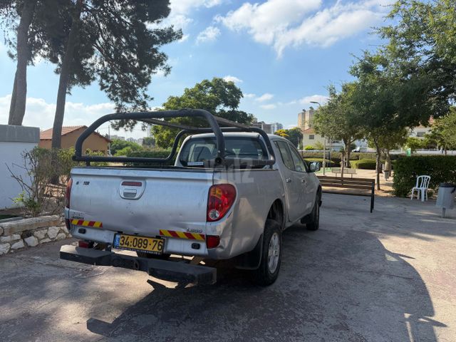 מיצובישי טרייטון / L200