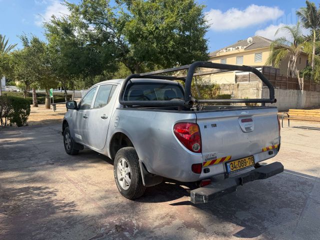 מיצובישי טרייטון / L200
