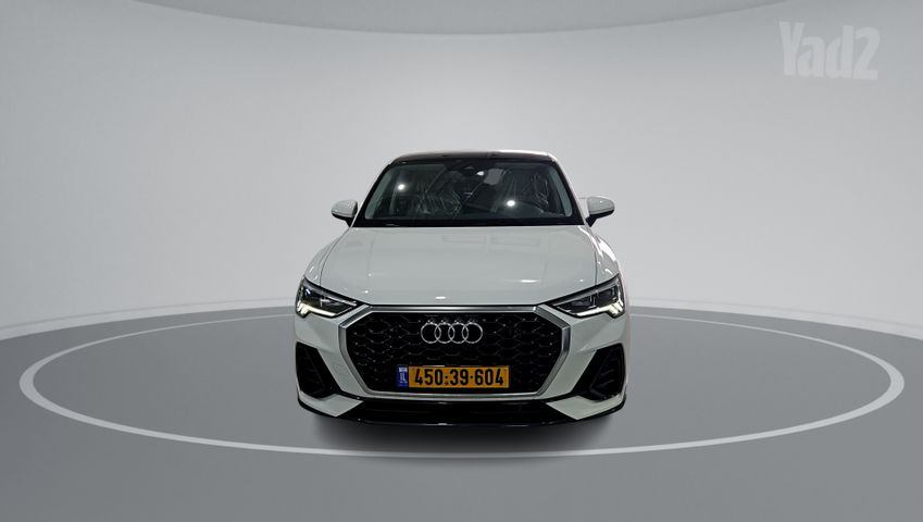 אאודי Q3