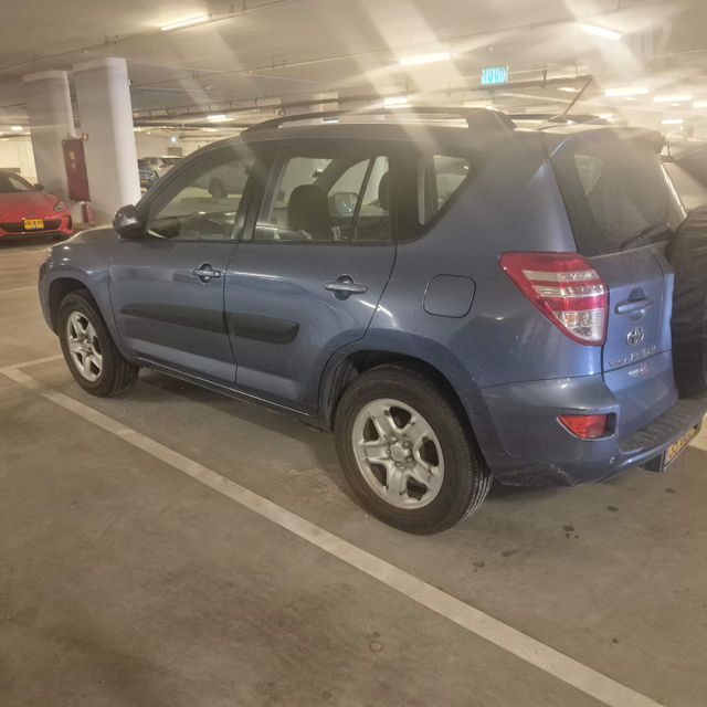 טויוטה RAV4