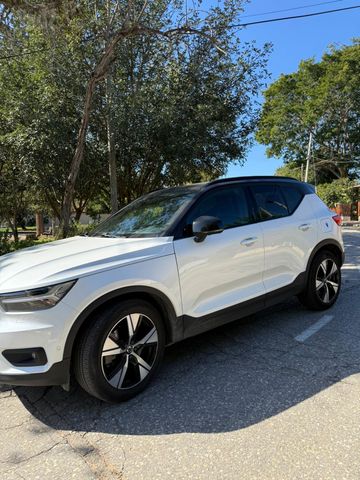 וולוו XC40