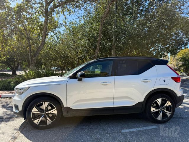 וולוו XC40