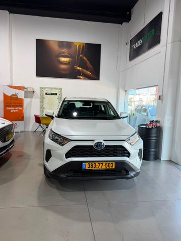 טויוטה RAV4