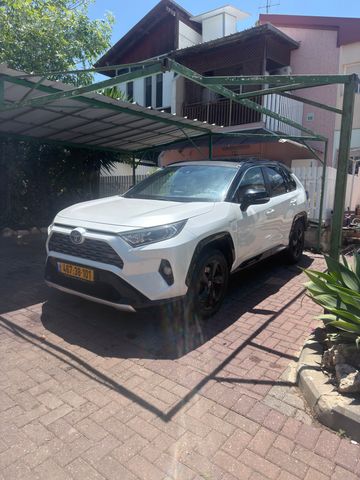 טויוטה RAV4