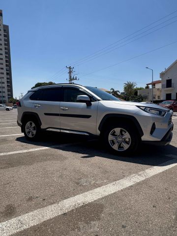 טויוטה RAV4