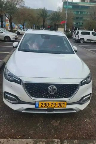 מודעת רכב אם ג'י EHS PHEV