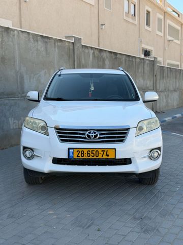 טויוטה RAV4