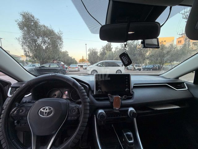 מודעת רכב טויוטה RAV4