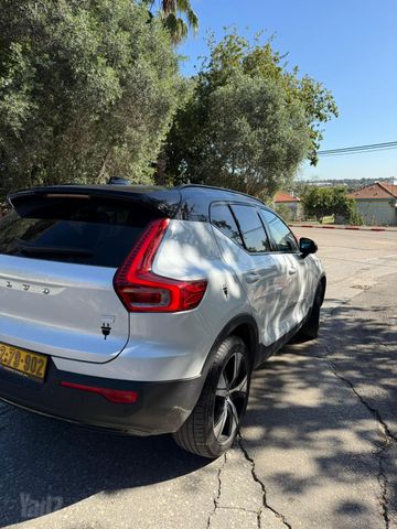 וולוו XC40