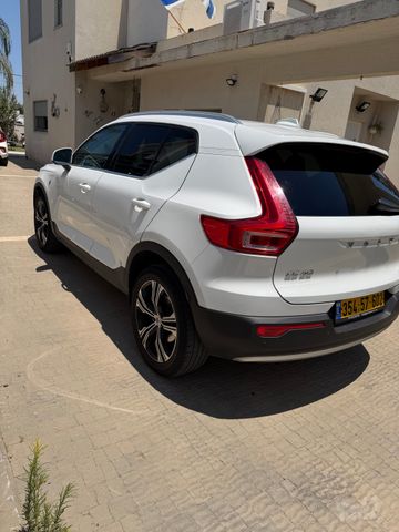 וולוו XC40