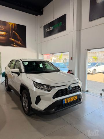 RAV4 E-Volve היברידי אוט׳ 2.5 (178 כ״ס) [2018-2026]