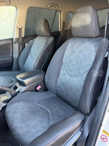 טויוטה RAV4