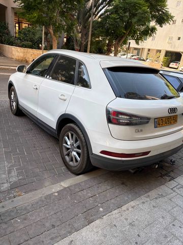 אאודי Q3
