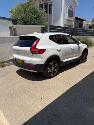 וולוו XC40