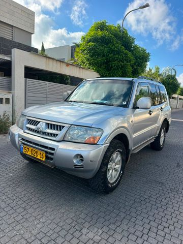 מודעת רכב מיצובישי פג'רו