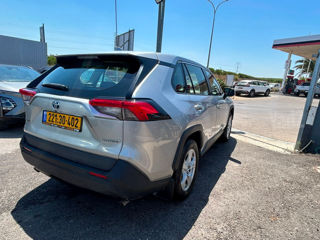 טויוטה RAV4