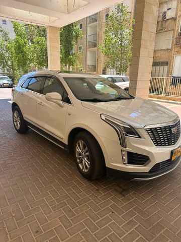 קאדילק XT5