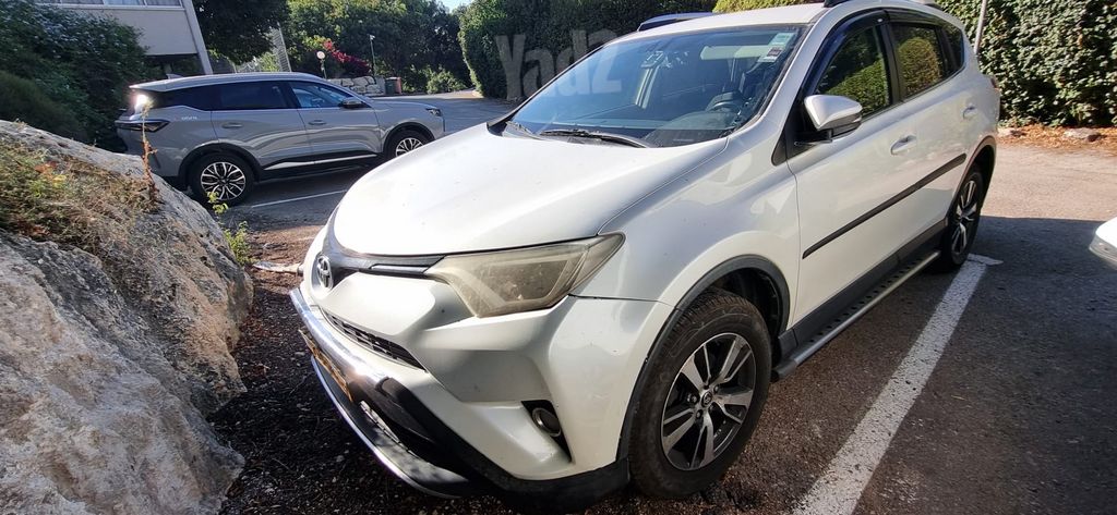 טויוטה RAV4