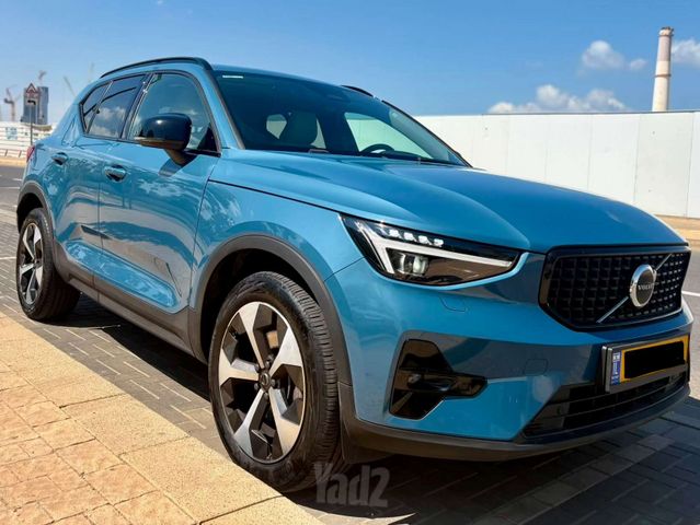 מודעת רכב וולוו XC40