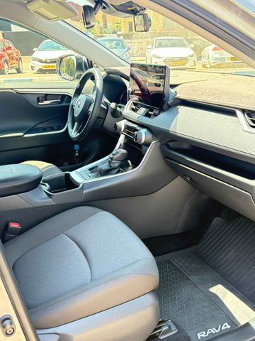 טויוטה RAV4