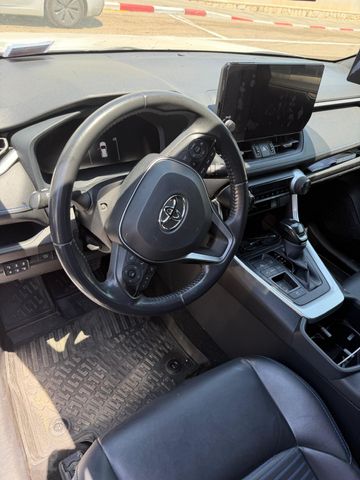 טויוטה RAV4