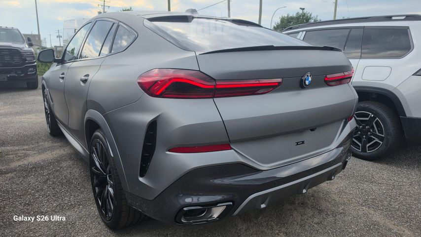ב מ וו X6