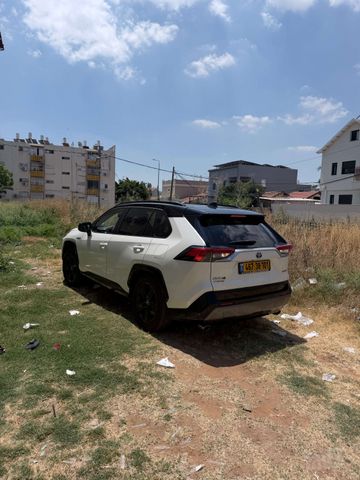 טויוטה RAV4
