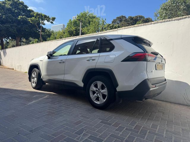 טויוטה RAV4