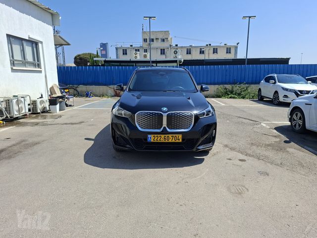מודעת רכב ב מ וו IX1