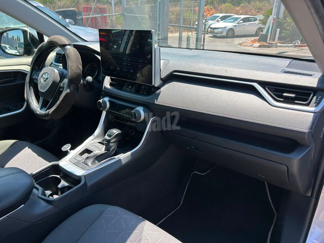 טויוטה RAV4