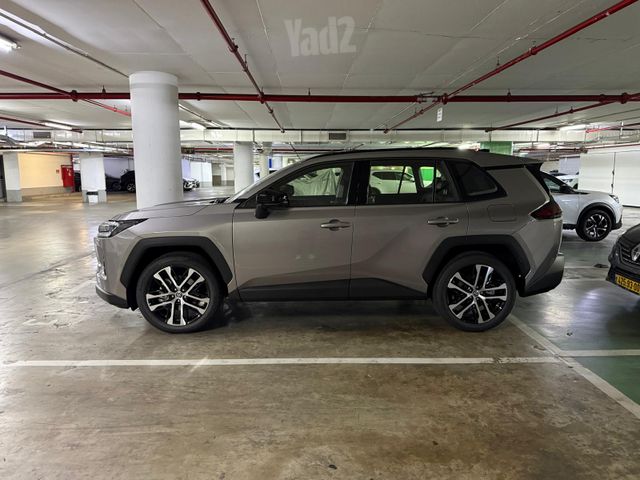 טויוטה RAV4