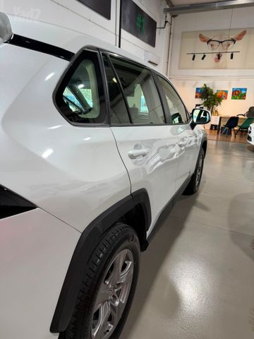 טויוטה RAV4