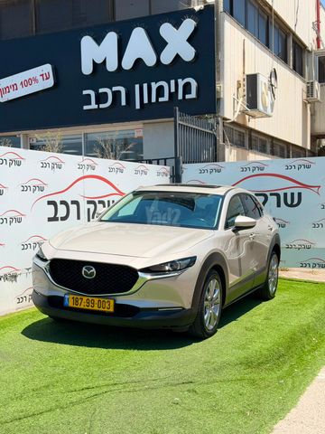 מודעת רכב מאזדה CX-30