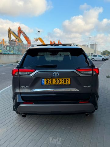 טויוטה RAV4