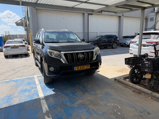 טויוטה לנד קרוזר