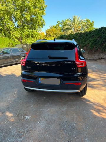 וולוו XC40