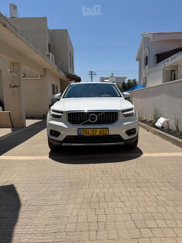 וולוו XC40