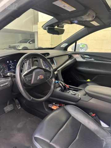 קאדילק XT5
