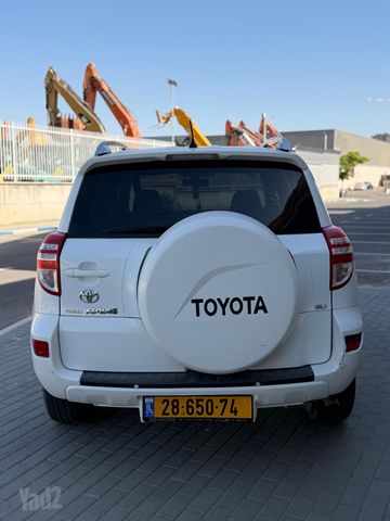 טויוטה RAV4