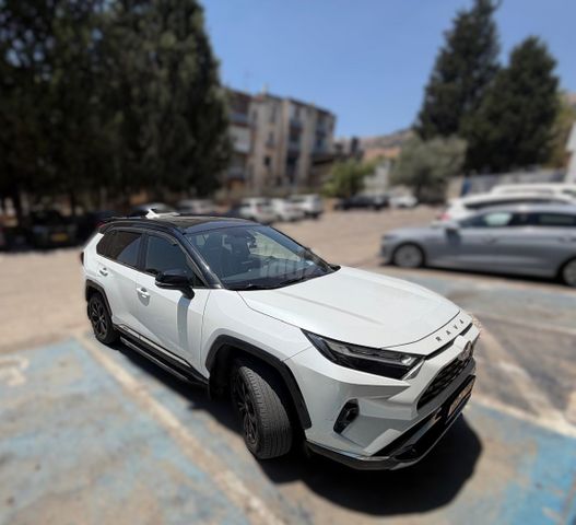 טויוטה RAV4
