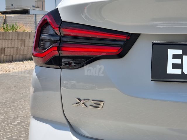 ב מ וו X3