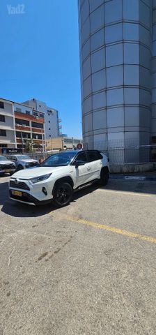 טויוטה RAV4
