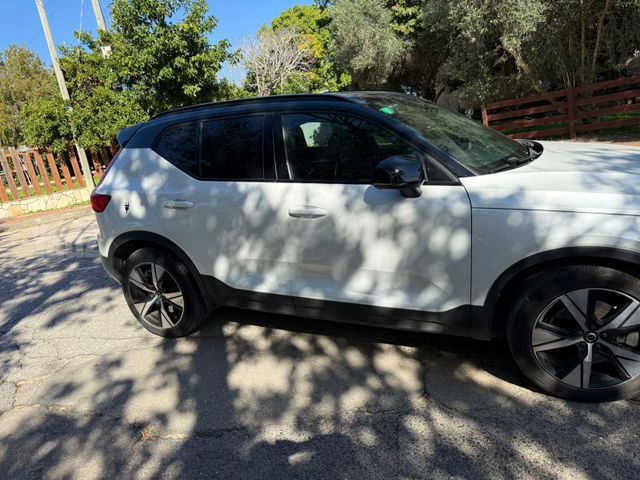 וולוו XC40