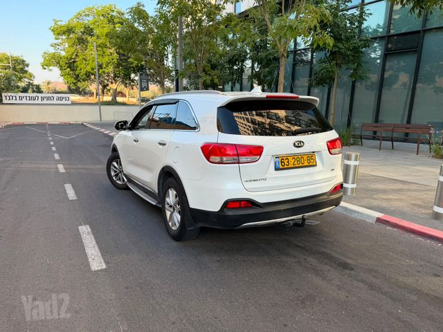 קיה סורנטו