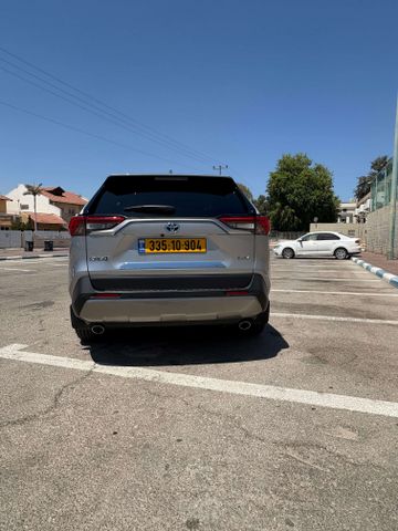 טויוטה RAV4