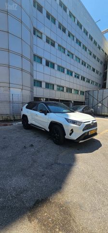 טויוטה RAV4