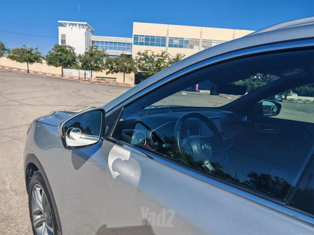 אם ג'י EHS PHEV