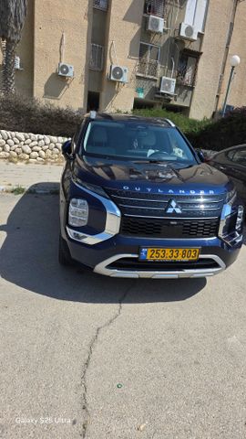 מיצובישי אאוטלנדר